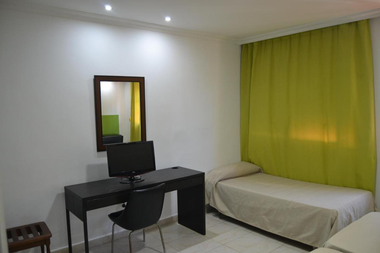 Hotel Miramar La Línea de la Concepción Dış mekan fotoğraf